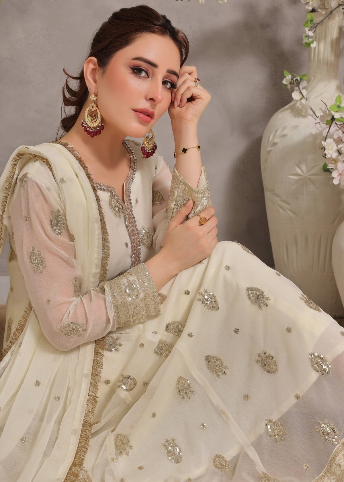 Embroidered Chiffon Floor-Length Pishwas 3-Piece Suit – Off-White