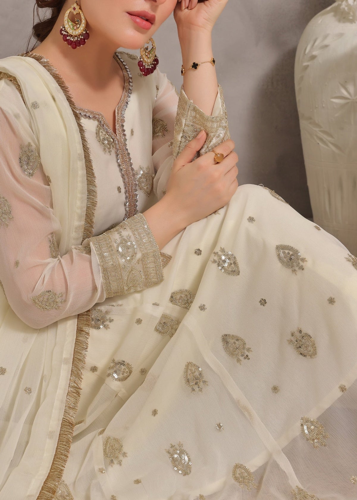Embroidered Chiffon Floor-Length Pishwas 3-Piece Suit – Off-White
