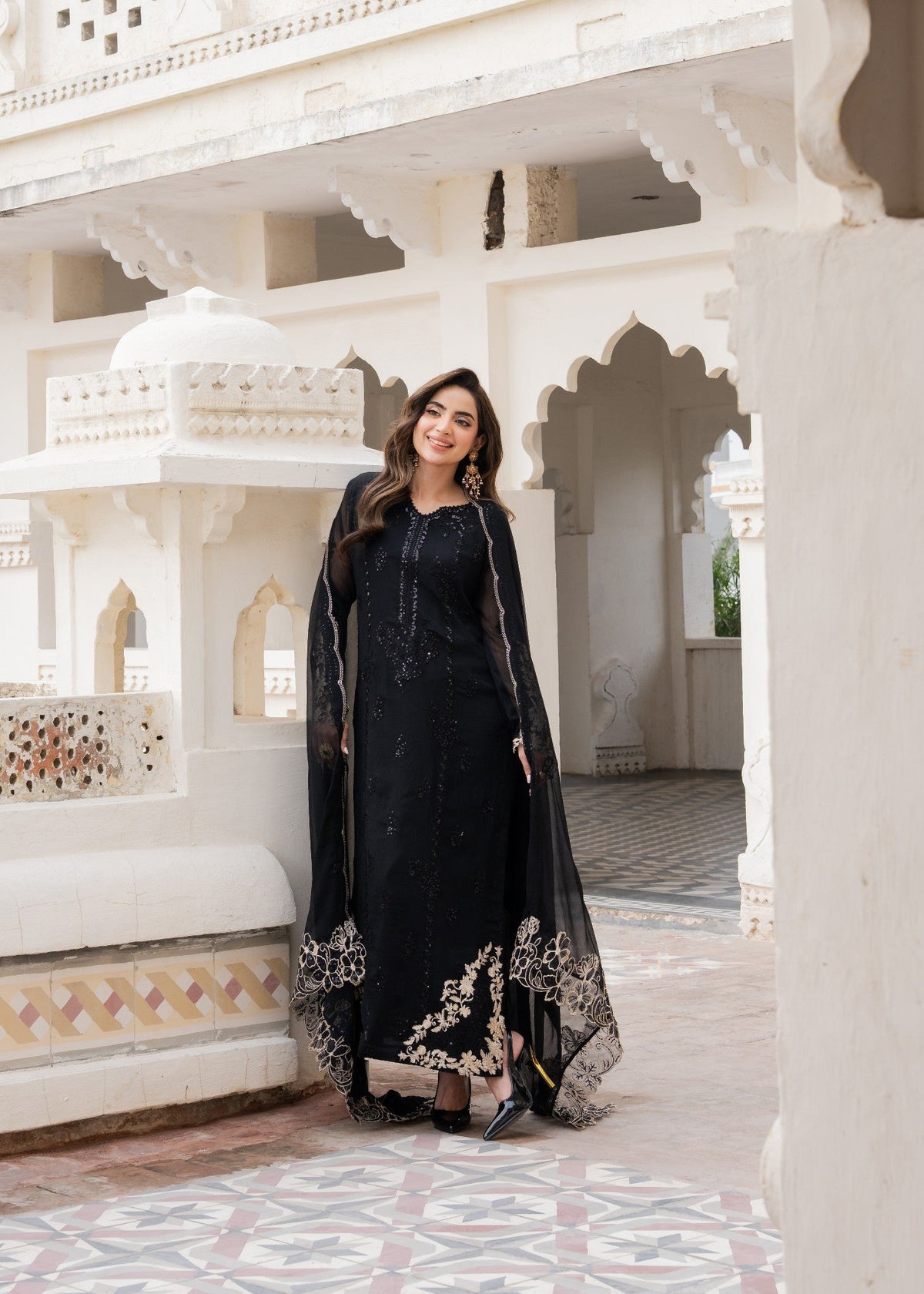 Embroidered Chiffon Straight Kurta 3-Piece Suit – Black