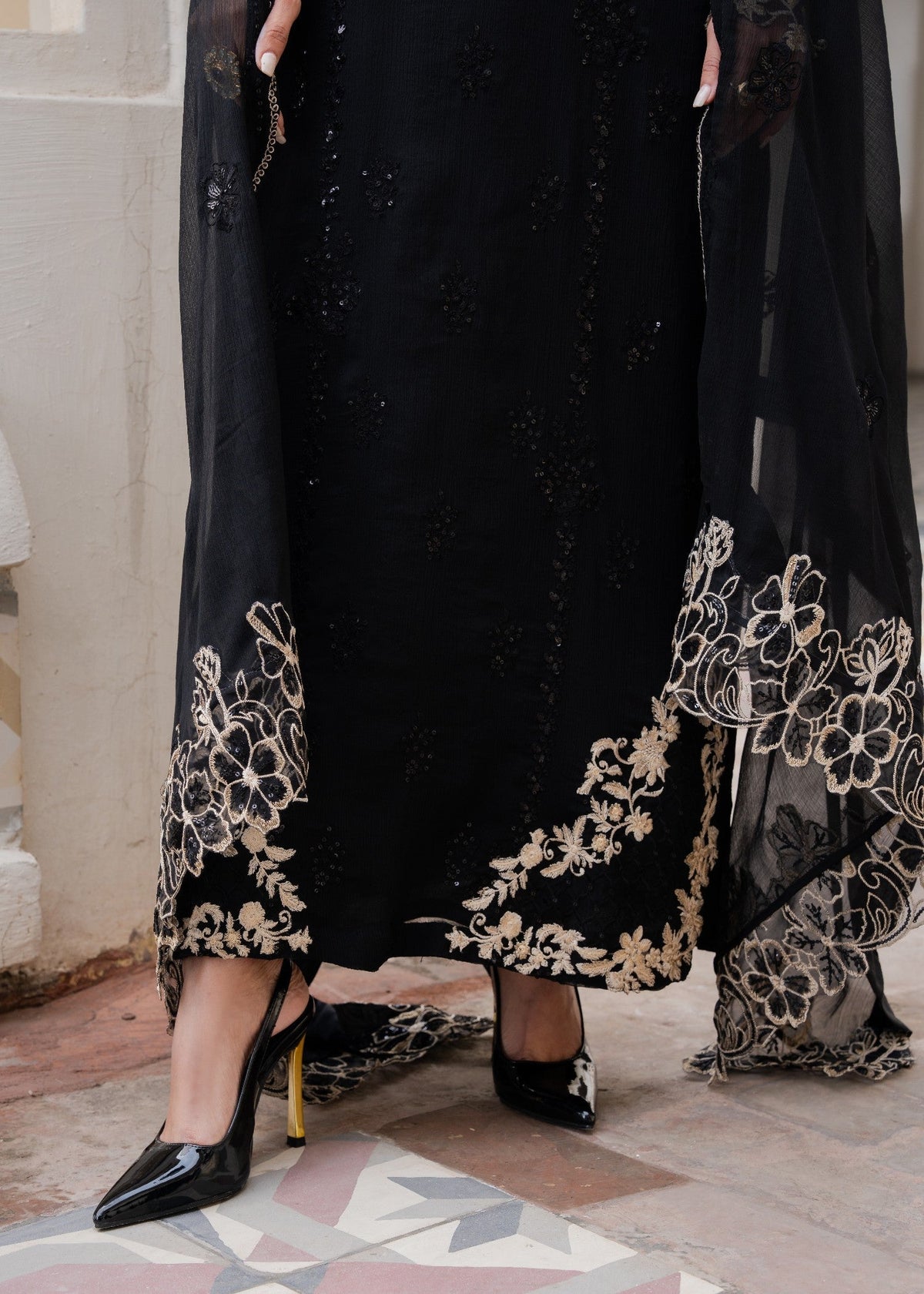 Embroidered Chiffon Straight Kurta 3-Piece Suit – Black