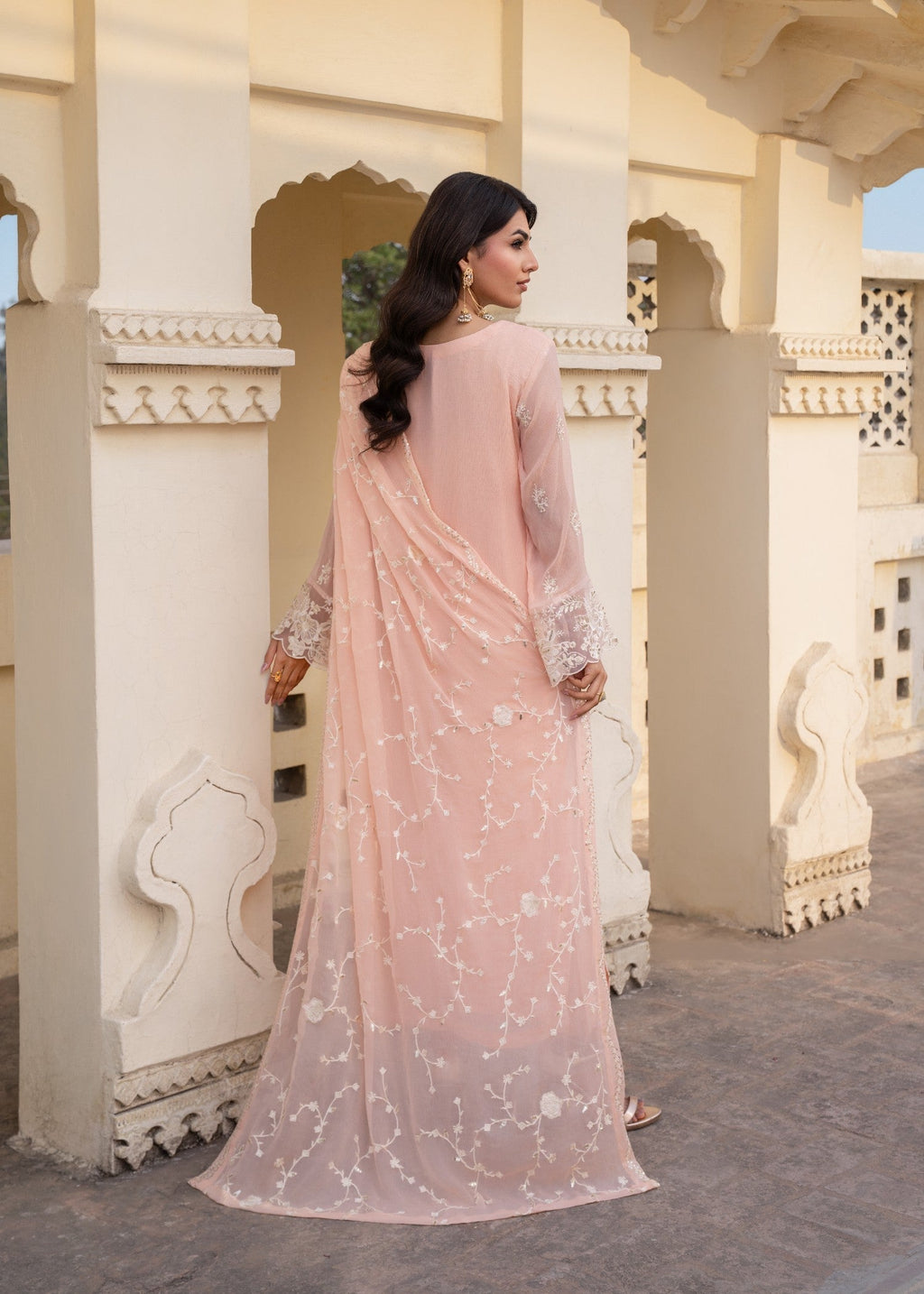 Embroidered Chiffon Straight Kurta 3-Piece Suit – Peach Pink