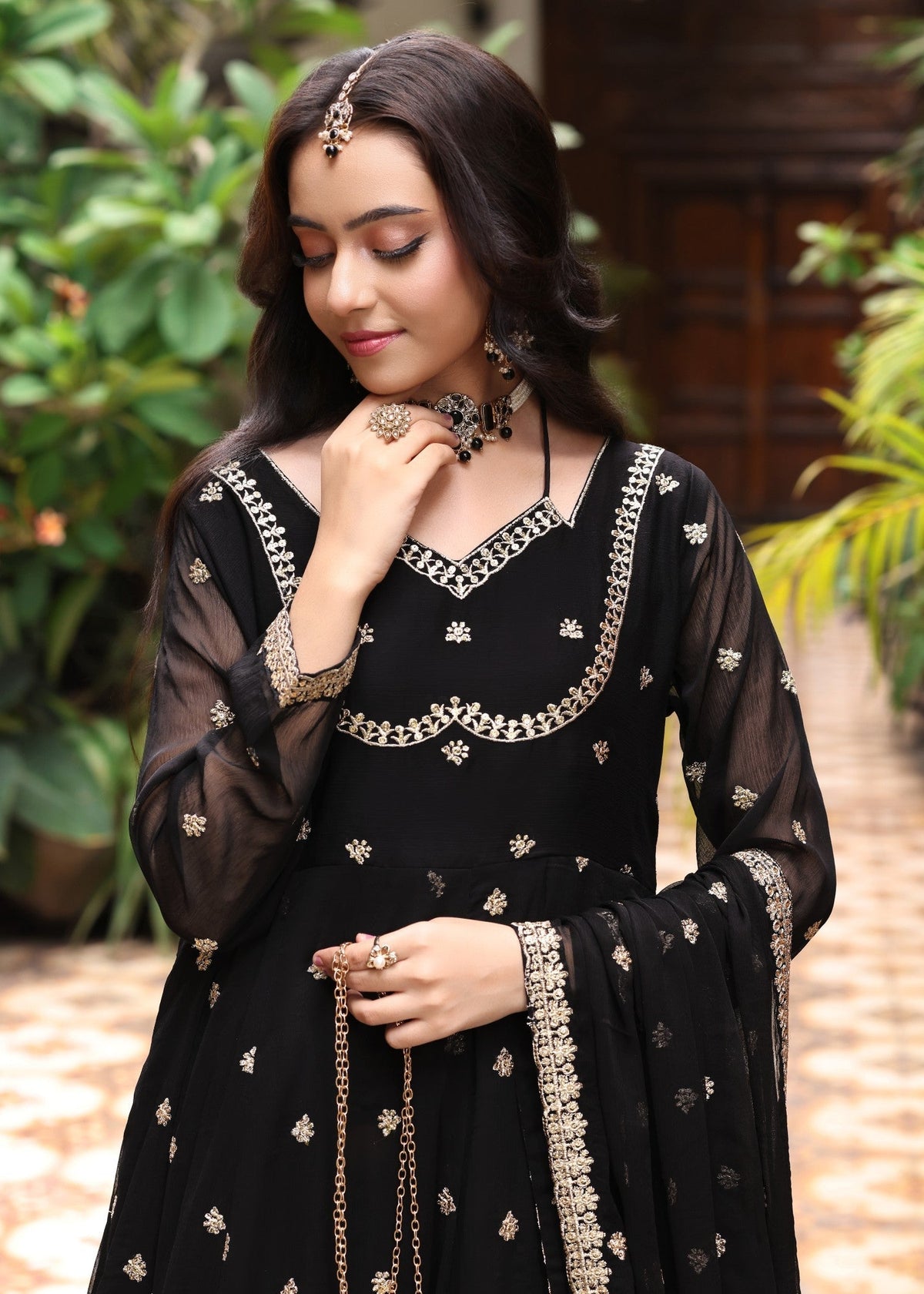 Embroidered Chiffon Flared Pishwas 3-Piece Suit – Black
