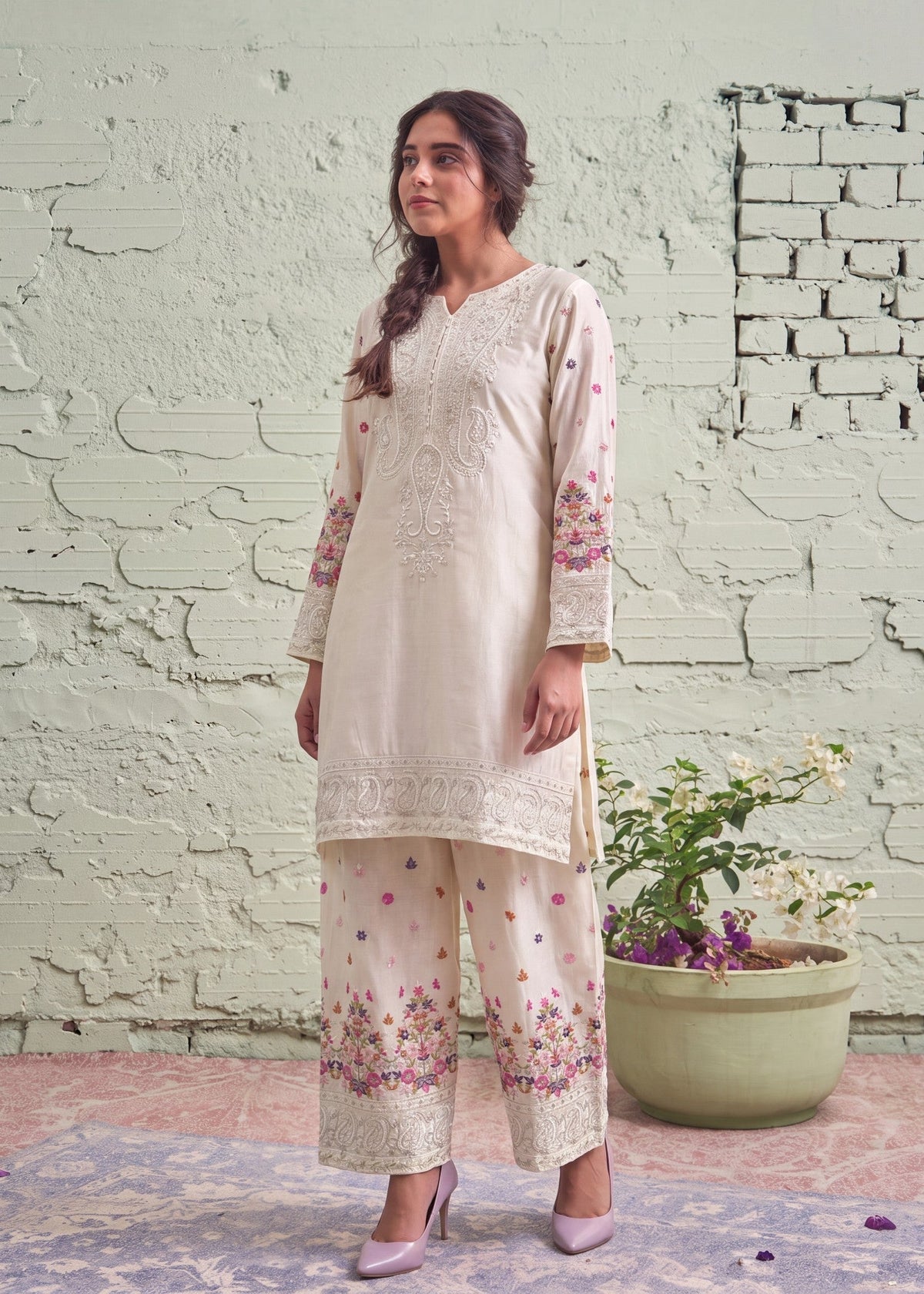 Embroidered Lawn 3-Piece Suit – Off-White, Voile Dupatta