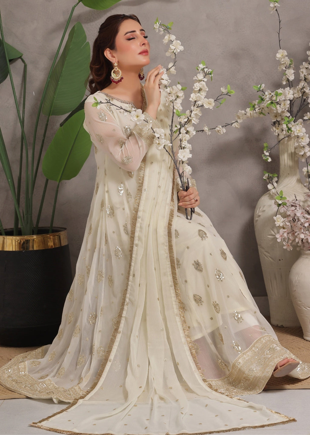 Embroidered Chiffon Floor-Length Pishwas 3-Piece Suit – Off-White