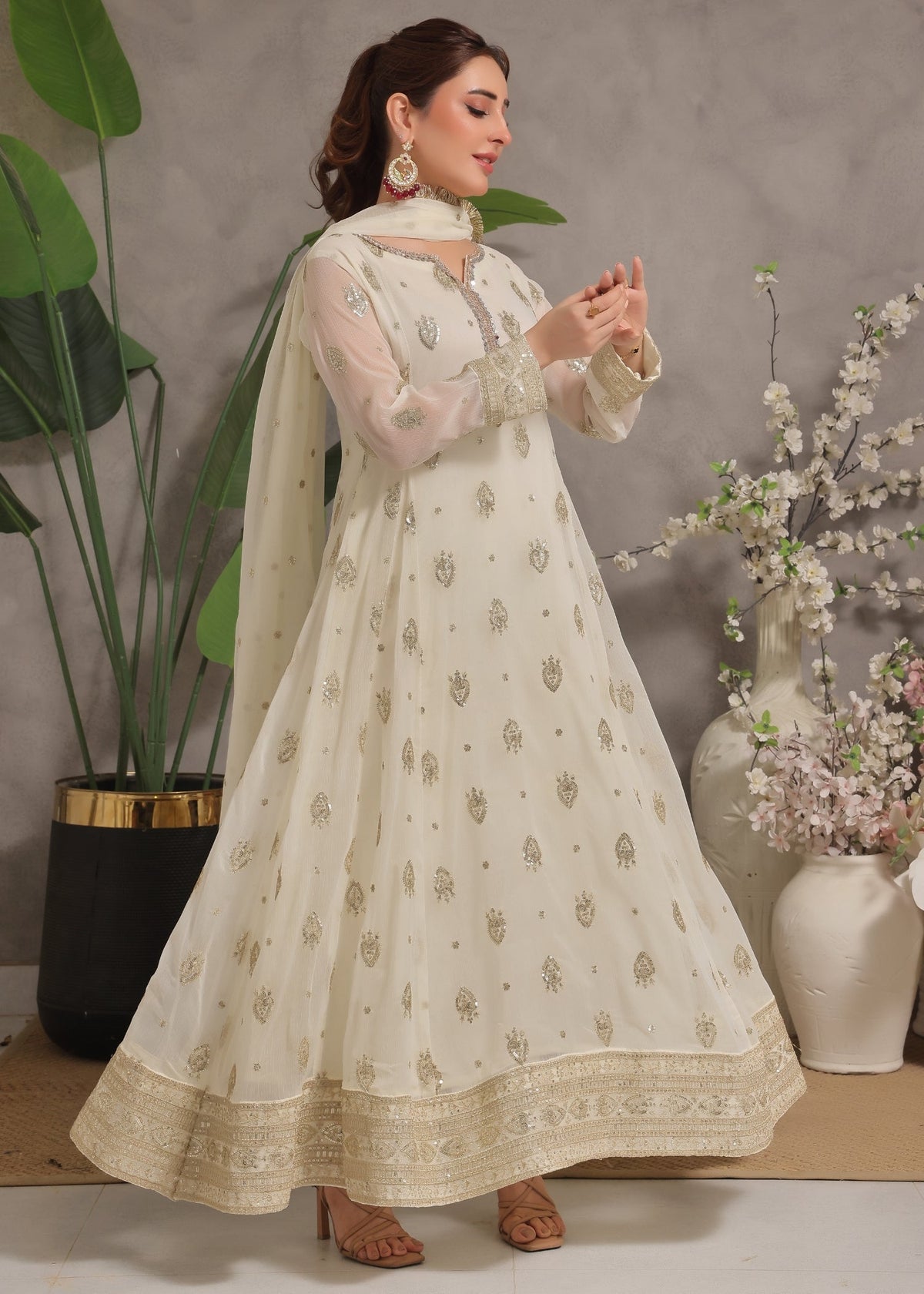 Embroidered Chiffon Floor-Length Pishwas 3-Piece Suit – Off-White