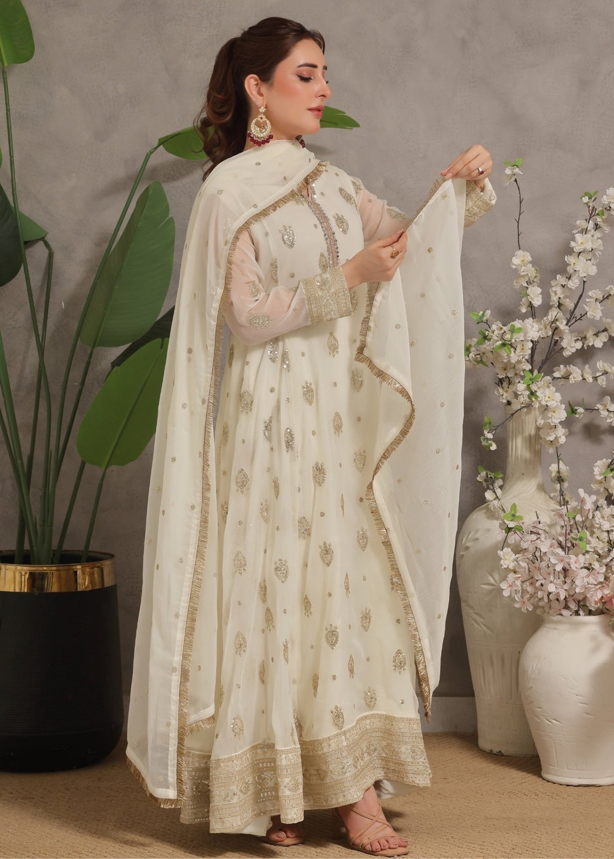 Embroidered Chiffon Floor-Length Pishwas 3-Piece Suit – Off-White