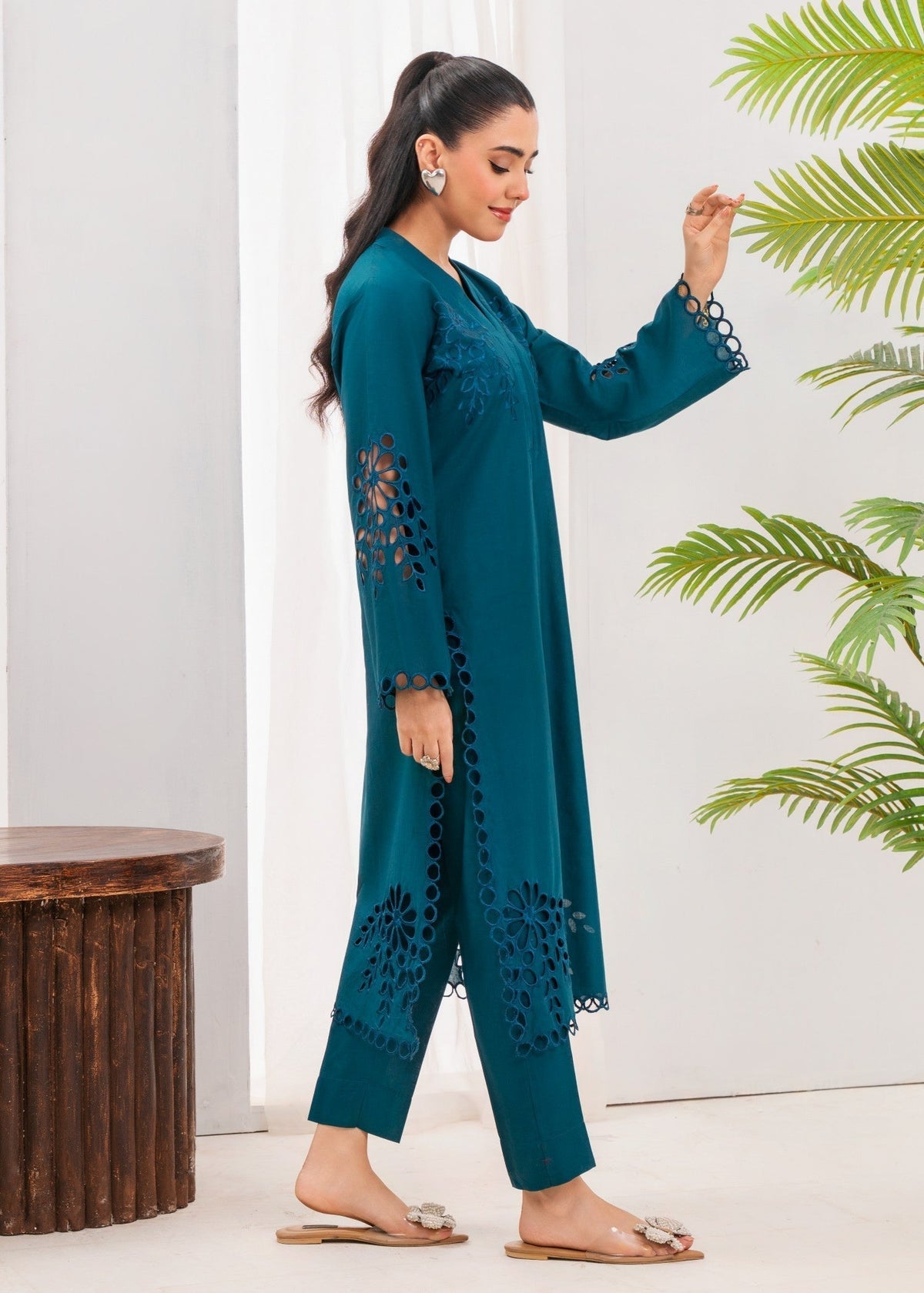 Embroidered Lawn 2-Piece Suit – Teal, Summer Wear